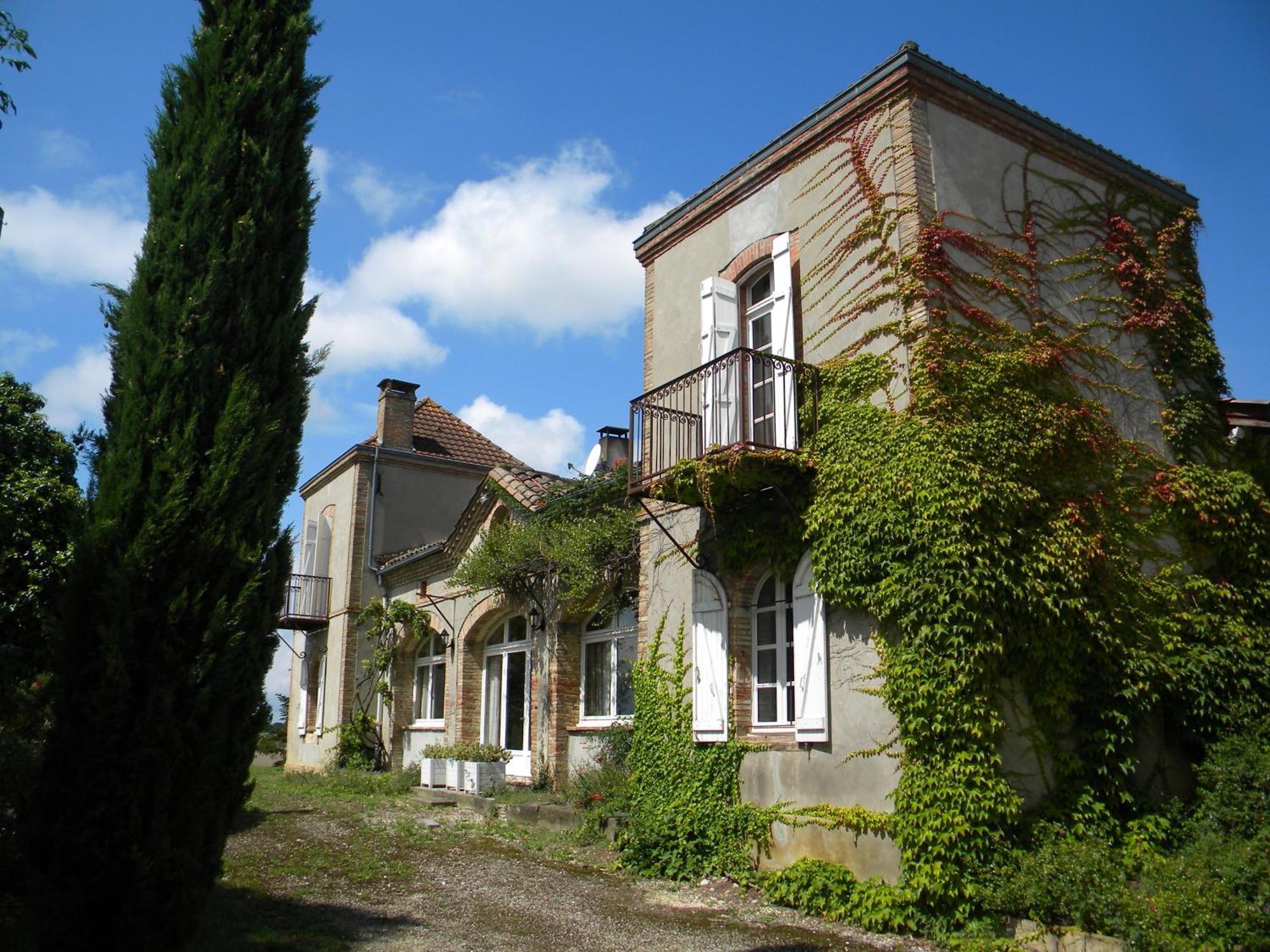 Chambres D'Hotes Le Loubet LʼIsle-Jourdain Zewnętrze zdjęcie